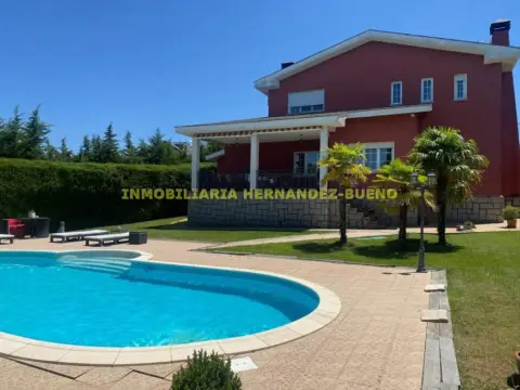 Chalet en Valdelagua