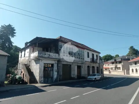Casa en Leiro