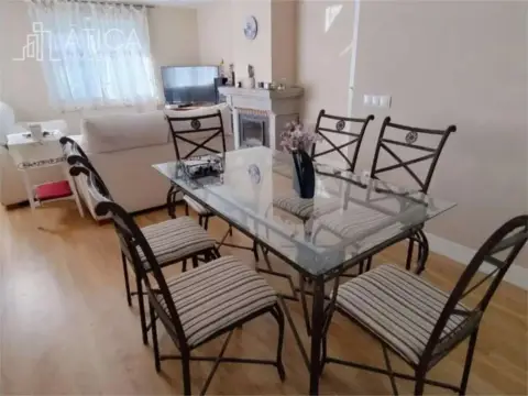 Chalet en Villamayor