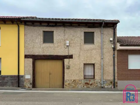 Casa en Villaturiel
