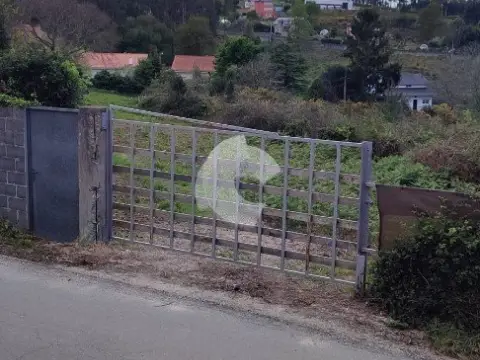 Terreno en calle Piñeiro
