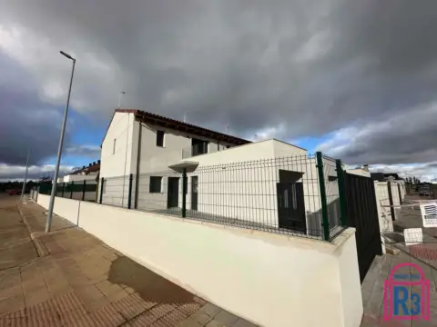 Casa adosada en Urbanización Arroyo del Truévano