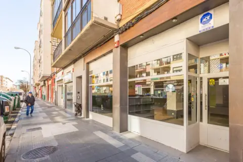 Local comercial en Atarrabia Etorbidea, 8