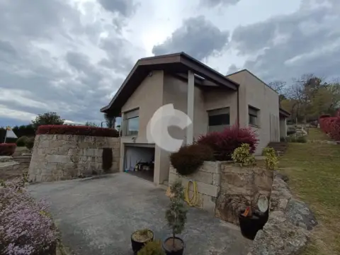 Casa en Rúa Outón De Abaixo