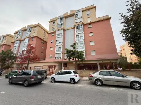 Piso en calle de Montserrat Roig, 6