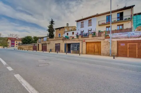 Piso en Puente La Reina-Gares