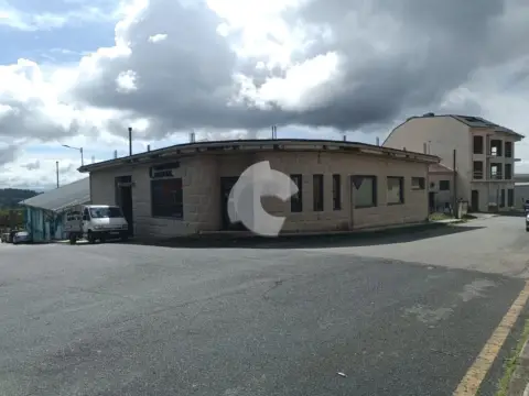 Nave industrial en Maside