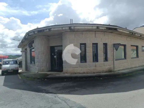 Nave industrial en Maside