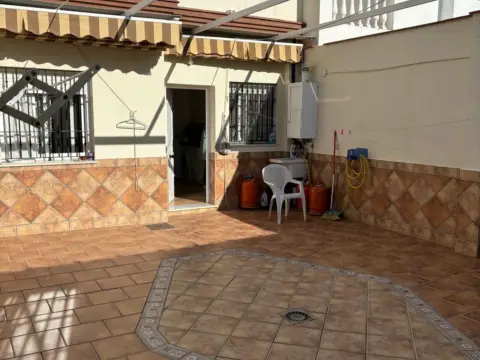 Chalet en calle Av/ La Laguna