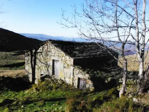 Casa en calle Bº Bustaleguin, nº 1477
