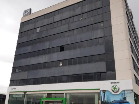Oficina en Parque Empresarial La Muga, 11