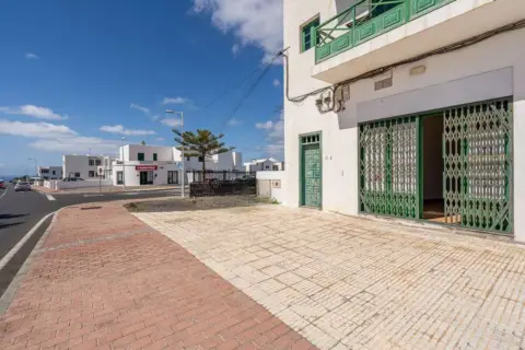 Local comercial en Tías
