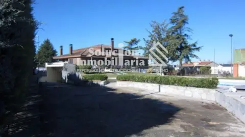 Chalet en Villares de la Reina