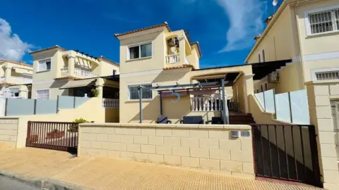 Chalet en Lomas de Cabo Roig