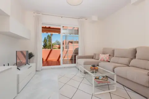 Apartamento en Costabella-El Rosario-Ricmar