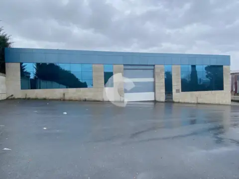 Nave industrial en Seixalbo