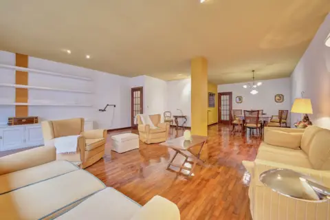 Piso en Ensanches - Zabalguneak