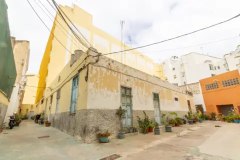 Terreno en calle Bosque