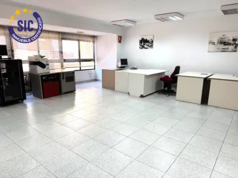 Oficina en Carrer del Poeta Verdaguer, 26