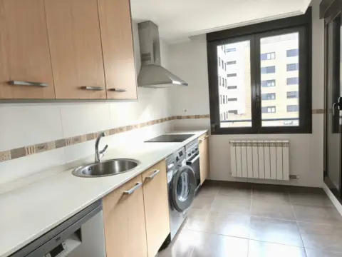 Piso en calle de Emilia Pardo Bazán