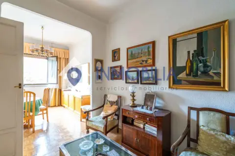 Piso en calle Raimundo Fernández Villaverde