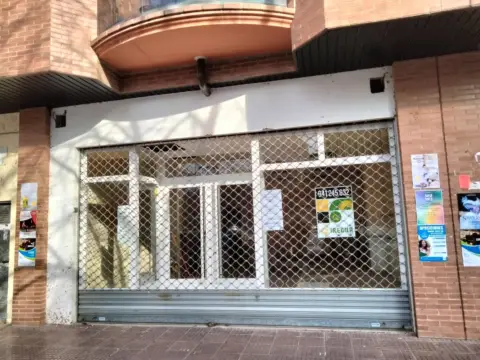 Local comercial en Residencia