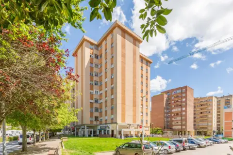 Piso en calle de Karrobide, 5