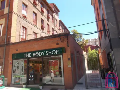 Dúplex en calle Guardia CIVIL