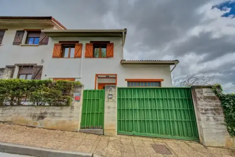 Casa en calle Larrainondoa