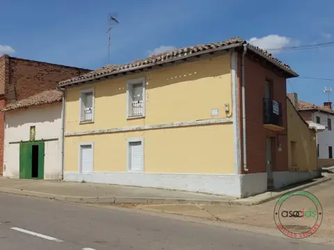 Casa en calle de Barriales