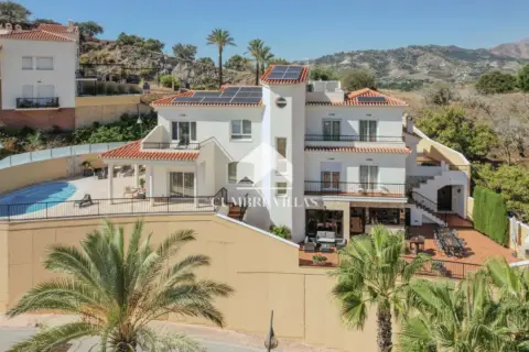 Casa en Cerca del Mar, Cerca del Centro, No Aislado, Zona Residencial, Tranquilo, Urbanización