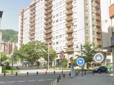Local comercial en Estrada de Mala, 4