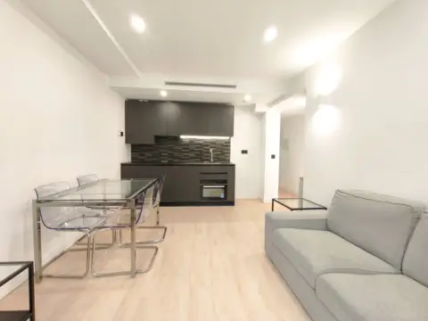 Piso en calle de Leopoldo Calvo Sotelo