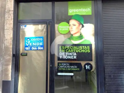 Local comercial en calle de Rafael Dieste