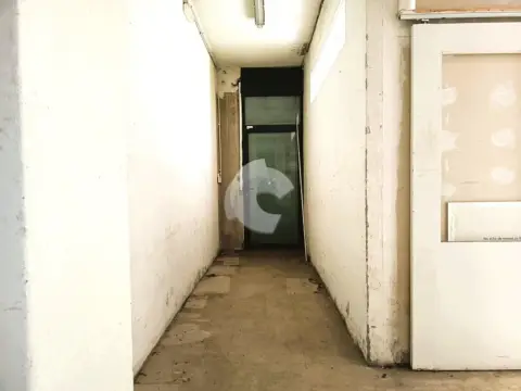 Local comercial en calle de Rafael Dieste