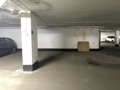 Garaje en calle de Santo Domingo de Guzmán, 3