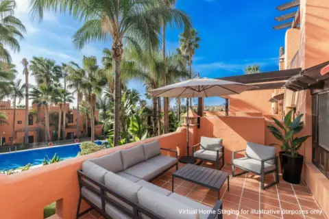 Casa adosada en Lomas de Marbella Club-Puente Romano