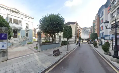 Local comercial en calle de la Lila