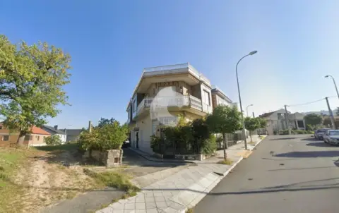 Casa pareada en calle Muiños