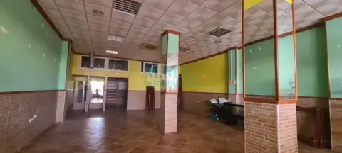 Local comercial en Vícar