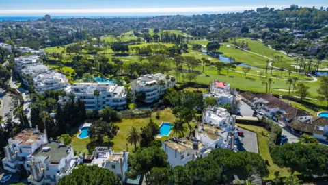 Ático en Los Naranjos-Las Brisas