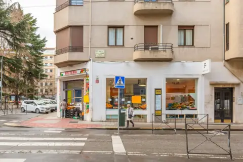 Local comercial en calle de Francisco Bergamín, 6