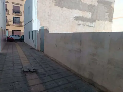 Terreno en callejón Francisca Duque, nº 16