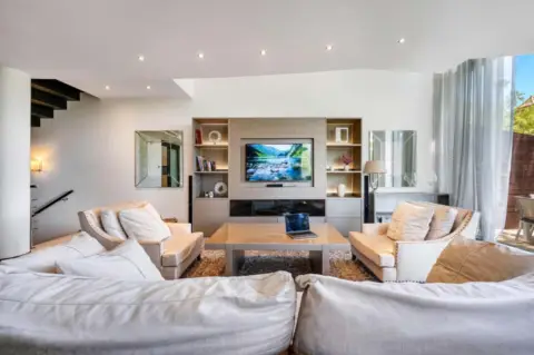 Casa pareada en calle CL Verdi-Ur Sierra Blanca 38 Cjt Meisho Hills 2960