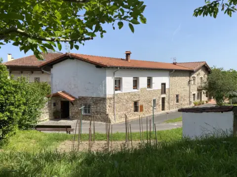 Casa en calle Bo Viernoles-Param, nº 395