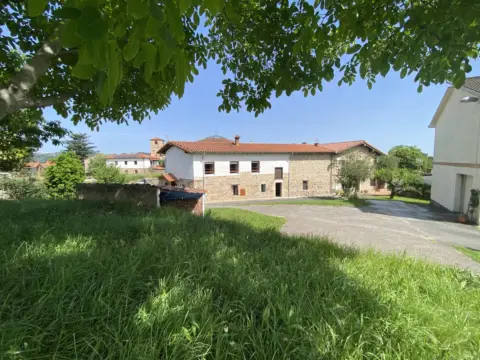 Casa en calle Bo Viernoles-Param, nº 395