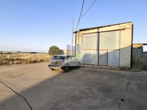 Local comercial en calle Valtierra de Rio Pisuerga