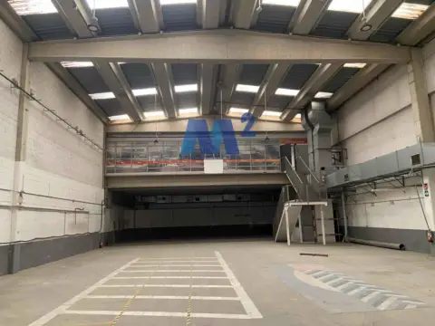 Nave industrial en Valdelacasa
