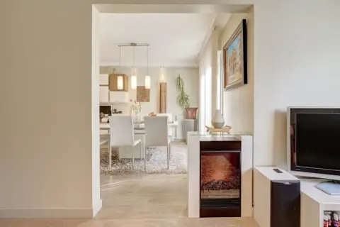 Piso en Avenida Comercial