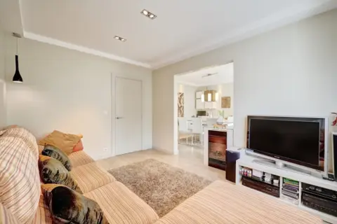 Piso en Avenida Comercial